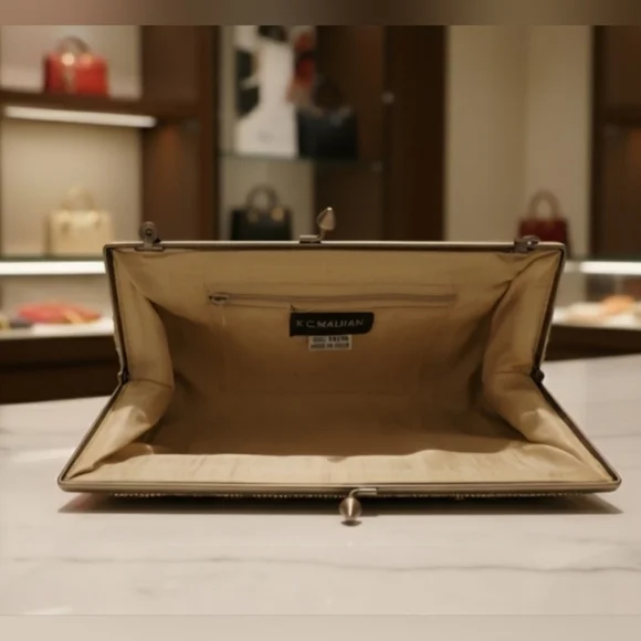 Vintage-Inspired Beaded & Sequined Kisslock Clutch NWOT - Picture 4 of 5